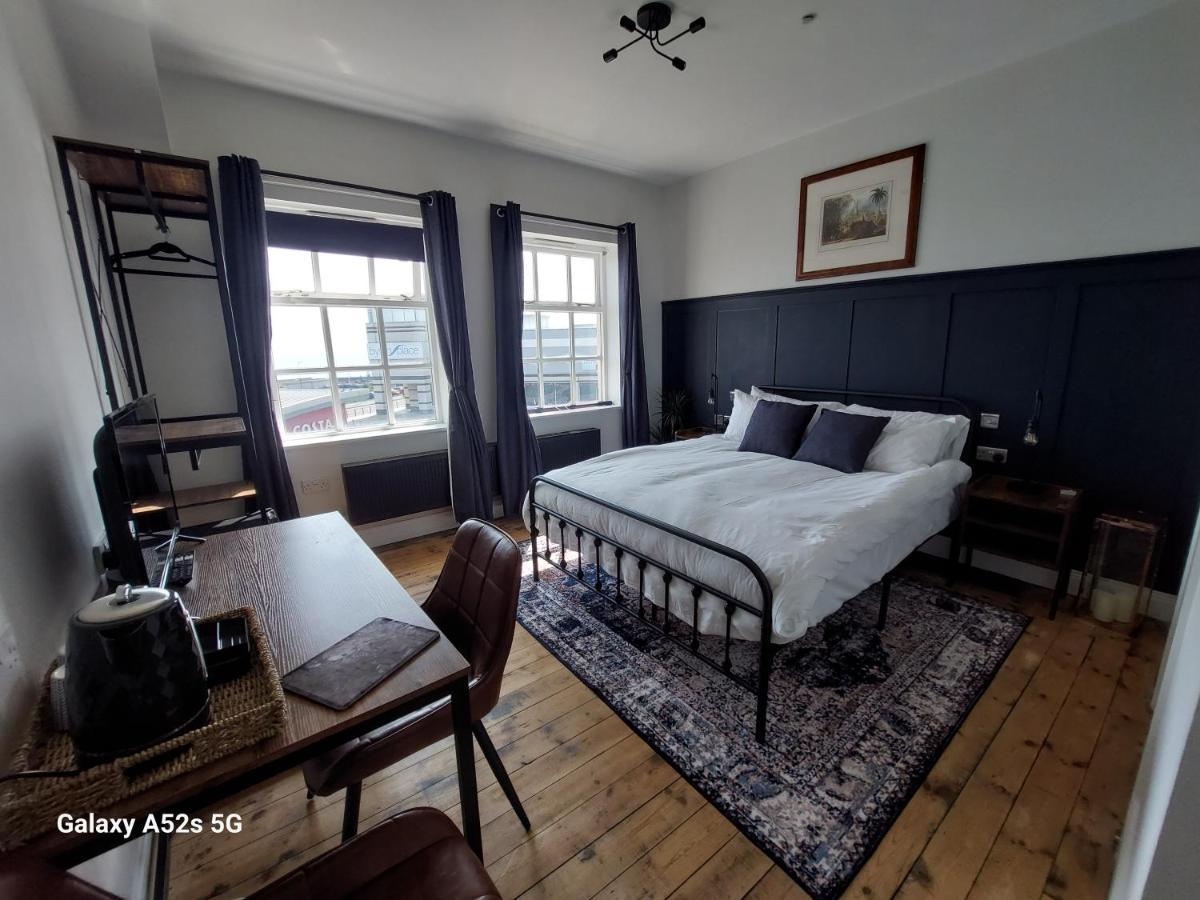 Londonderrys Bar And Accommodation Seaham Buitenkant foto